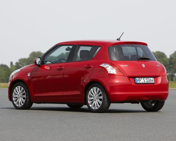 Фото Suzuki Swift IV Хэтчбек 5 дв.