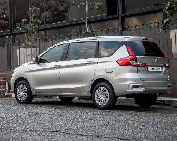 Фото Suzuki Ertiga II Компактвэн