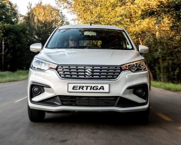 Фото Suzuki Ertiga II Компактвэн