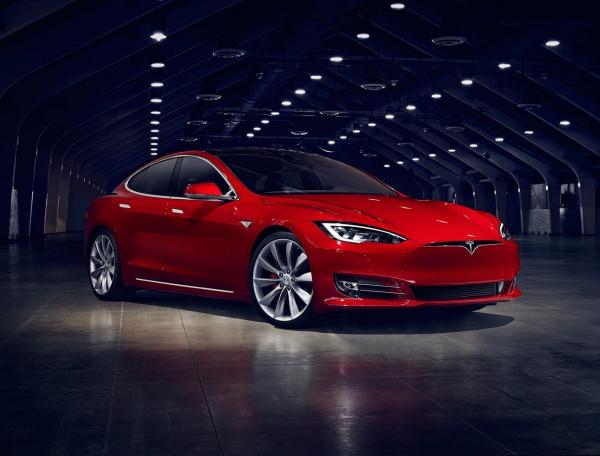 Сравнение Tesla Model S и Tesla Model X