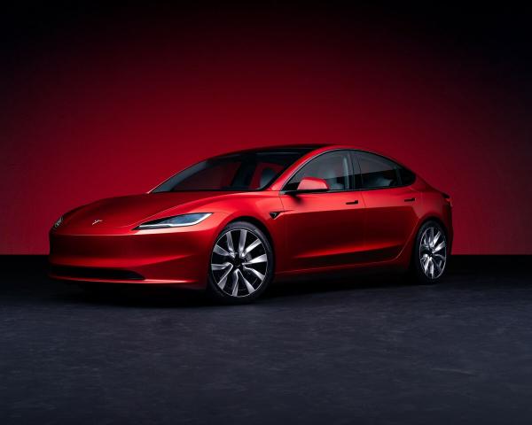 Фото Tesla Model 3 I Рестайлинг Седан