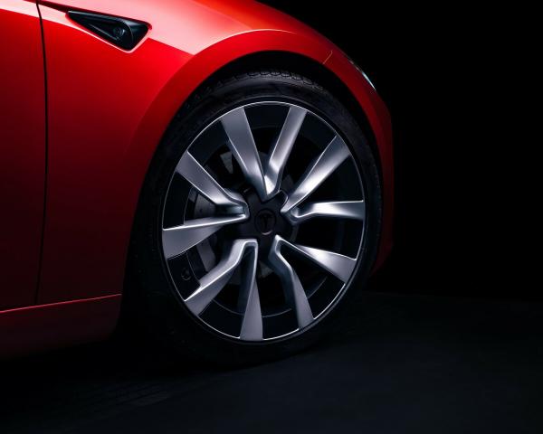 Фото Tesla Model 3 I Рестайлинг Седан