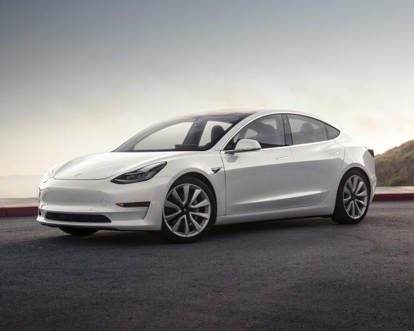 Фото Tesla Model 3 I Седан