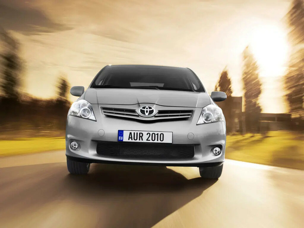 Фото Toyota Auris I Рестайлинг