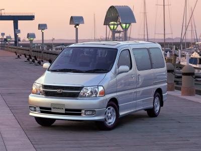 Фото Toyota Granvia I Минивэн