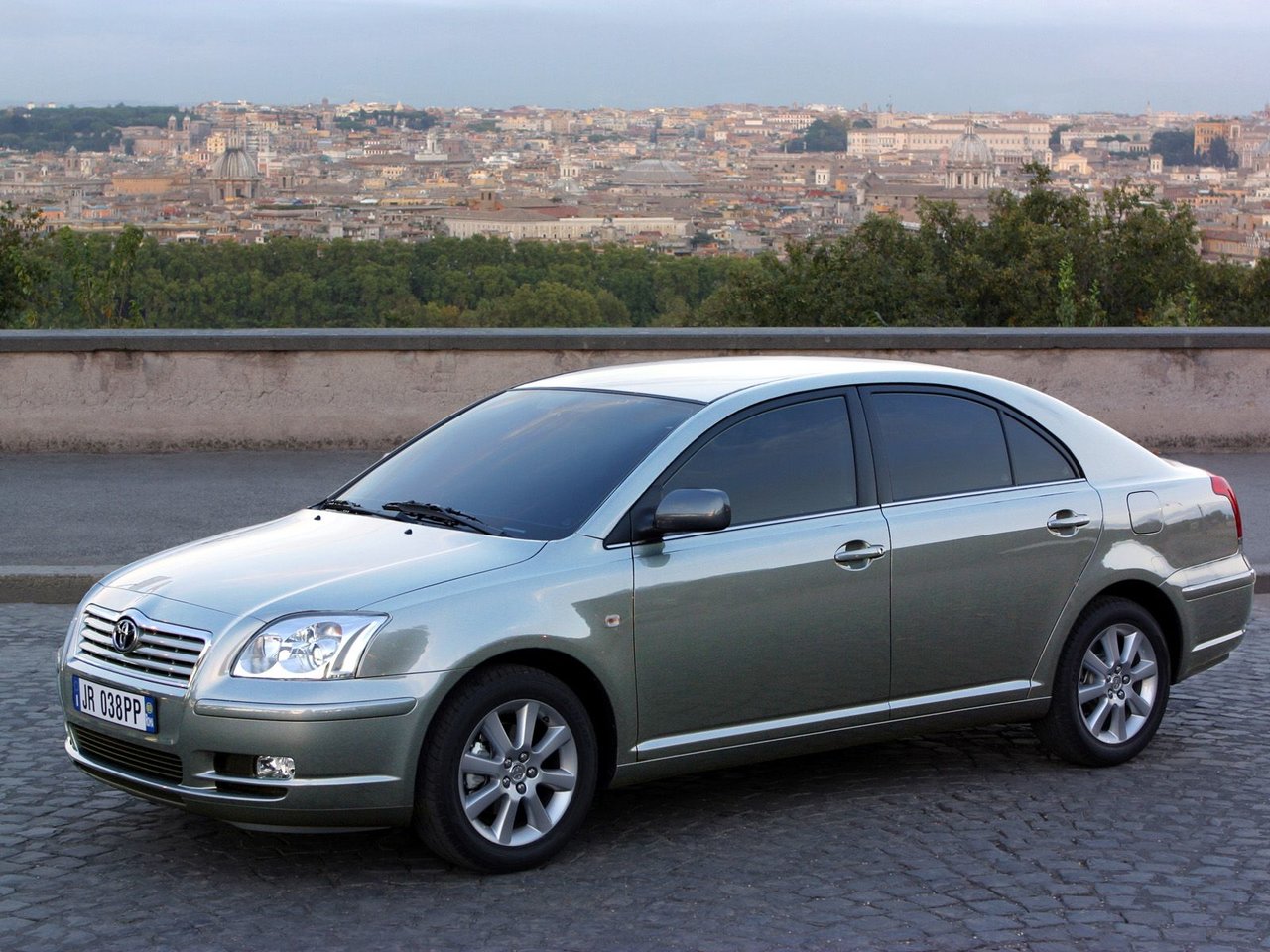 Фото Toyota Avensis II