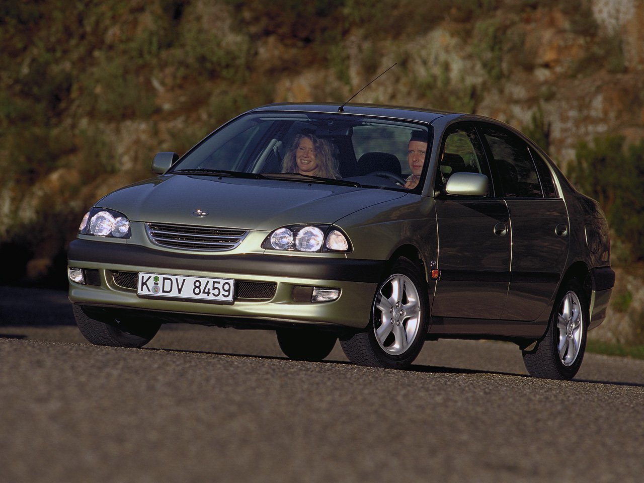 Фото Toyota Avensis I