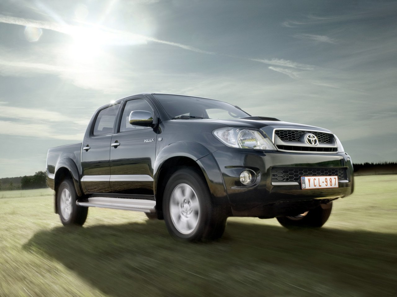 Фото Toyota Hilux VII