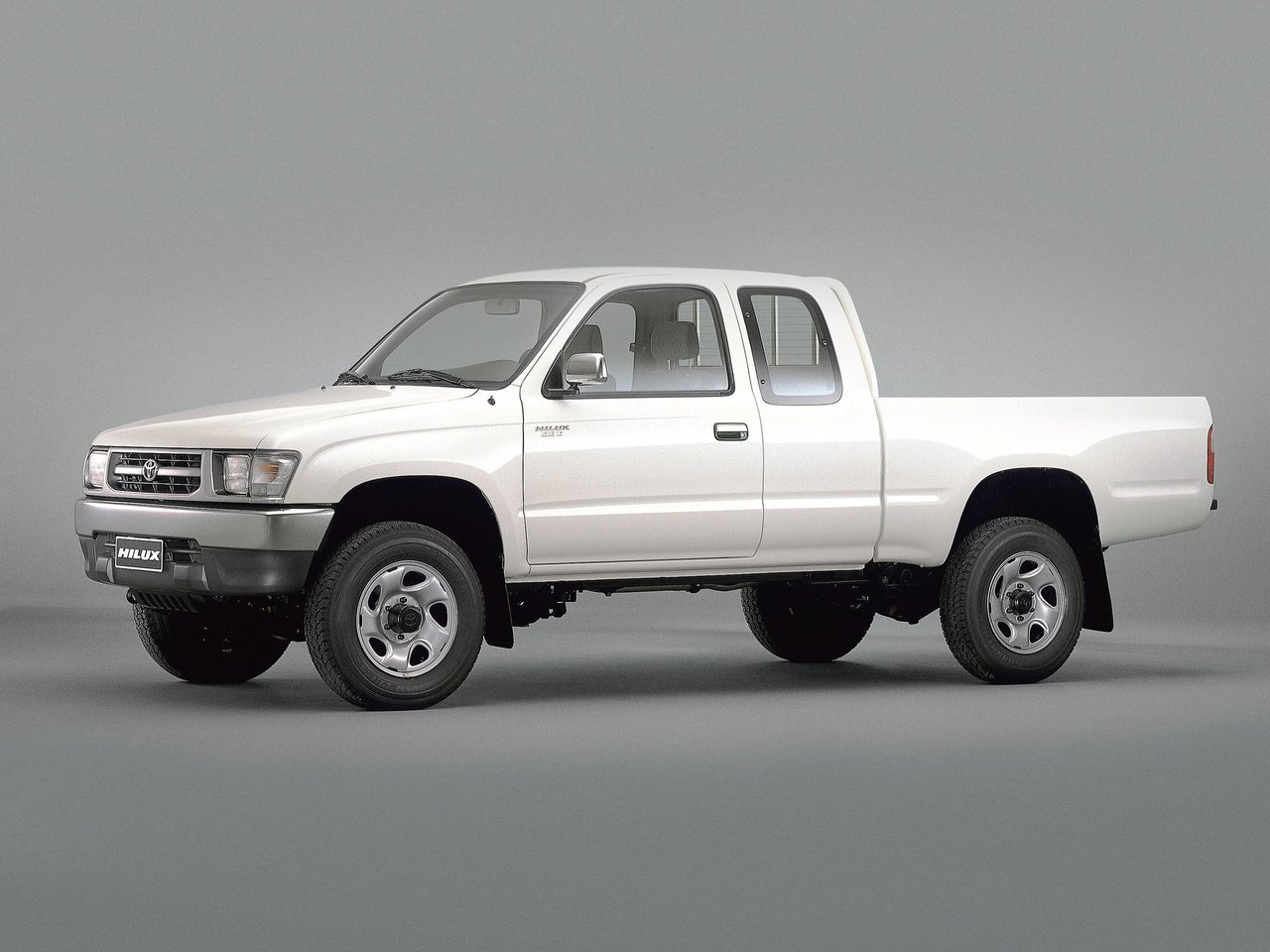 Фото Toyota Hilux VI