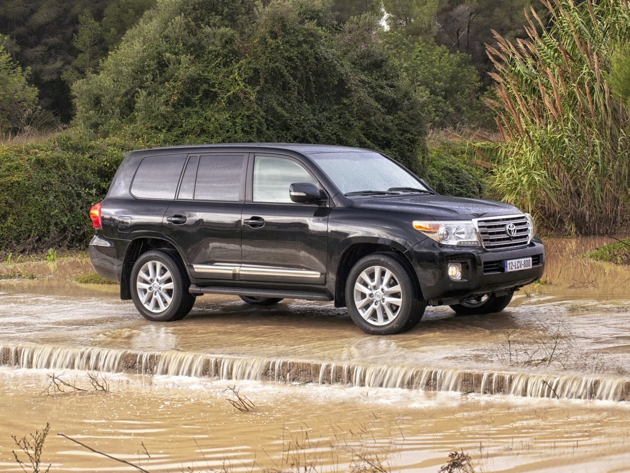 Фото Toyota Land Cruiser 200 Series Рестайлинг 1