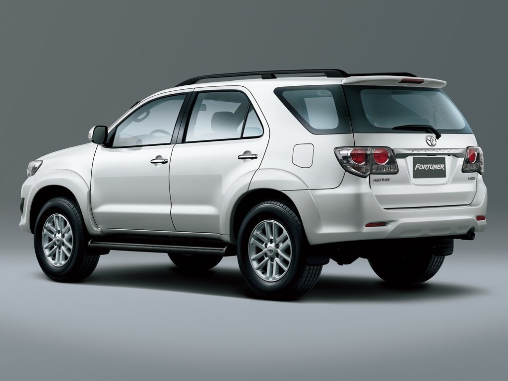 Фото Toyota Fortuner I