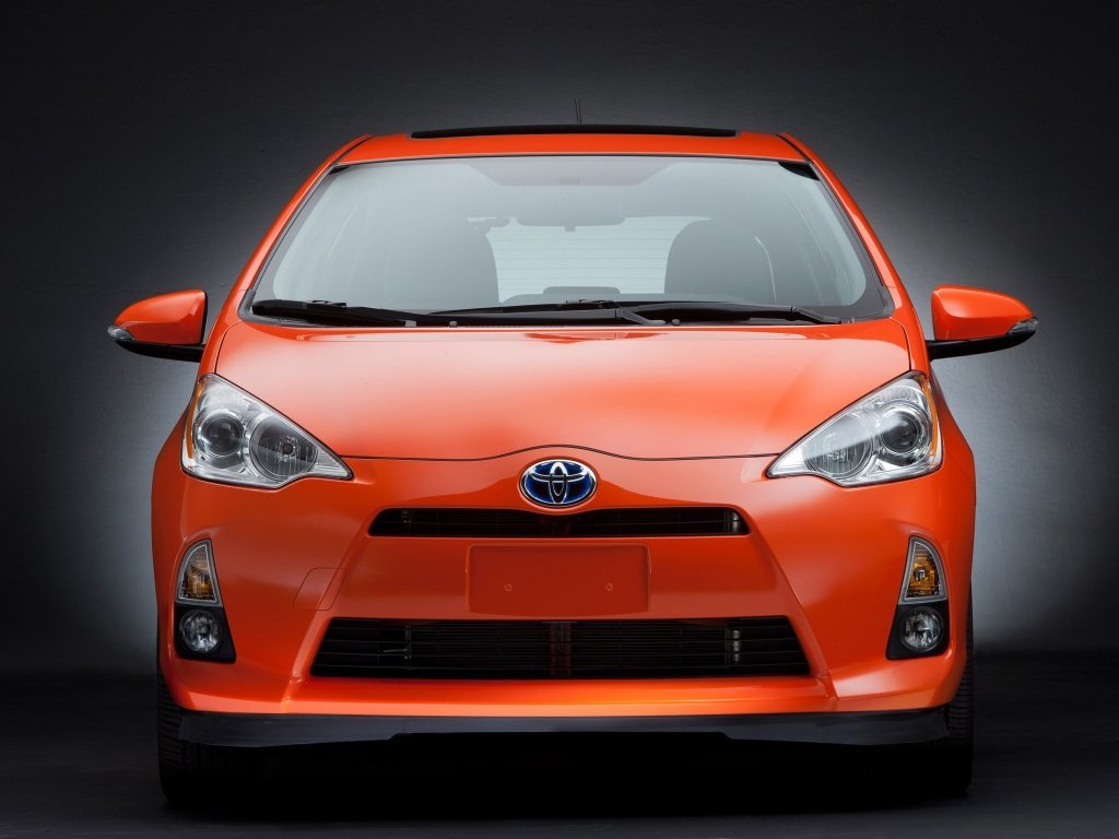 Фото Toyota Prius c I