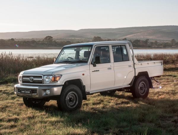 Сравнение Toyota Land Cruiser и Toyota Tundra