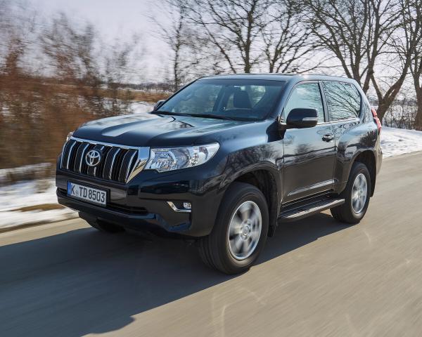 Фото Toyota Land Cruiser Prado 150 Series Рестайлинг 2 Внедорожник 3 дв.