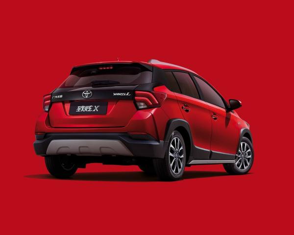 Фото Toyota Yaris XP150 Рестайлинг Хэтчбек 5 дв. L X