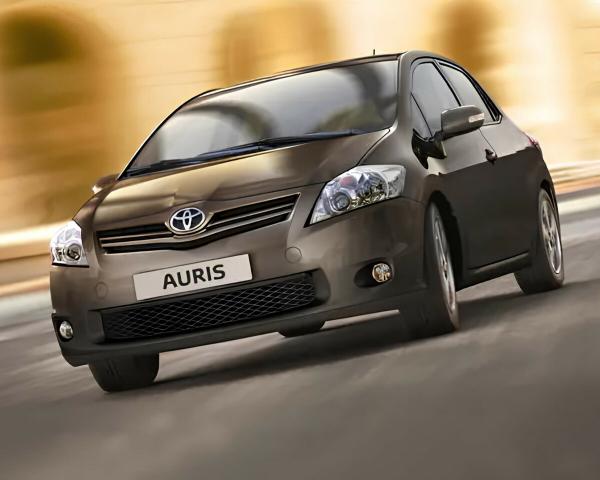 Фото Toyota Auris I Рестайлинг Хэтчбек 3 дв.