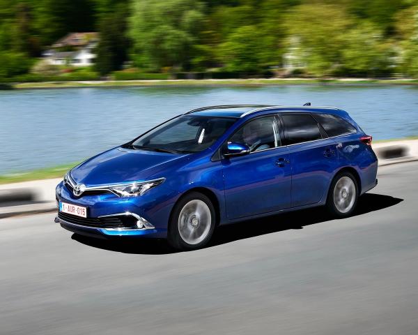 Фото Toyota Auris II Рестайлинг Универсал 5 дв.