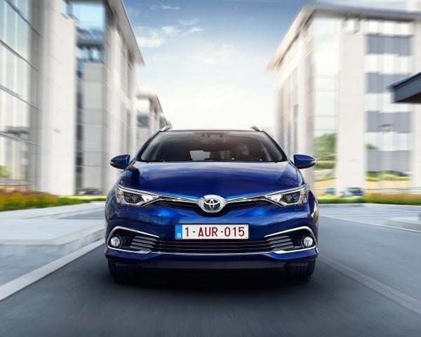 Фото Toyota Auris II Рестайлинг Универсал 5 дв.