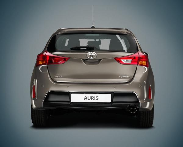 Фото Toyota Auris II Хэтчбек 5 дв.