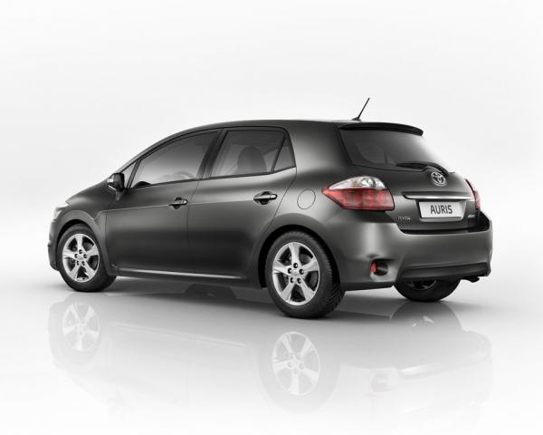 Фото Toyota Auris I Рестайлинг Хэтчбек 5 дв.