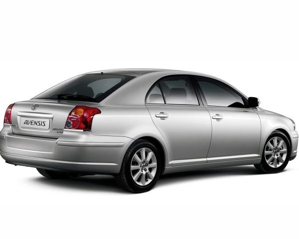 Фото Toyota Avensis II Рестайлинг Лифтбек