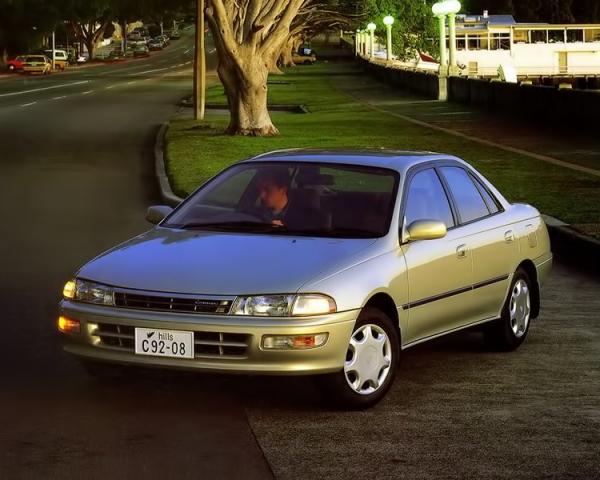 Фото Toyota Carina VI (T190) Седан