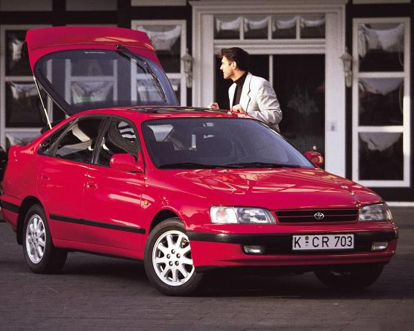 Фото Toyota Carina E I Лифтбек