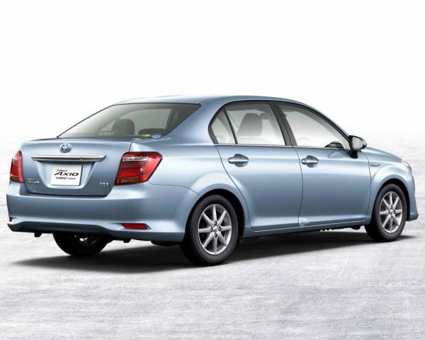 Фото Toyota Corolla E160 Рестайлинг Седан Axio