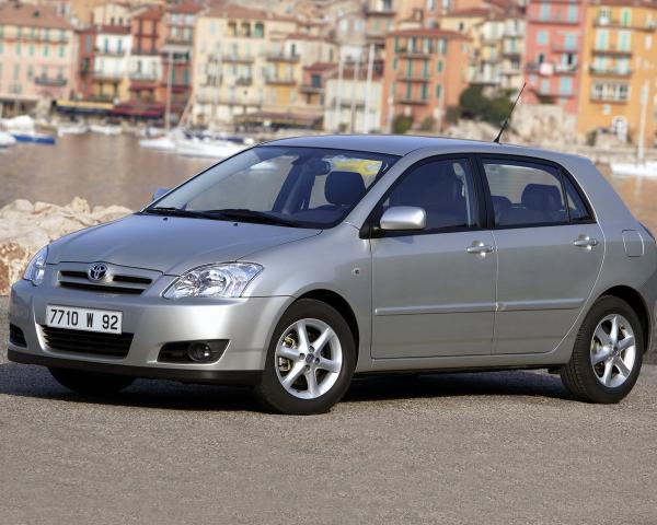 Фото Toyota Corolla IX (E120, E130) Рестайлинг Хэтчбек 5 дв.