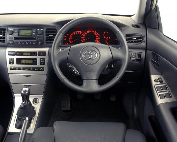 Фото Toyota Corolla IX (E120, E130) Рестайлинг Хэтчбек 5 дв. Runx