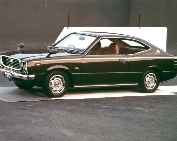 Фото Toyota Corolla III (E30, E40, E50, E60) Лифтбек