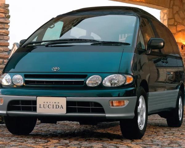 Фото Toyota Estima I Минивэн Lucida