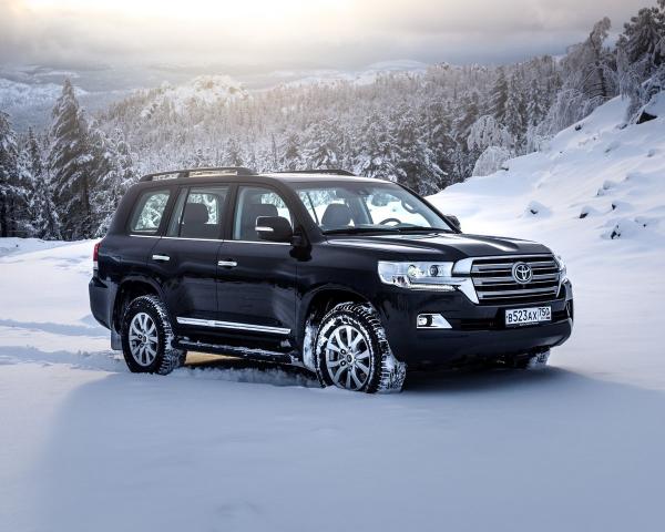 Фото Toyota Land Cruiser 200 Series Рестайлинг 2 Внедорожник 5 дв.