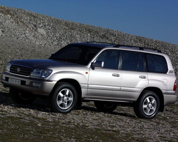 Фото Toyota Land Cruiser 100 Series Рестайлинг 1 Внедорожник 5 дв.