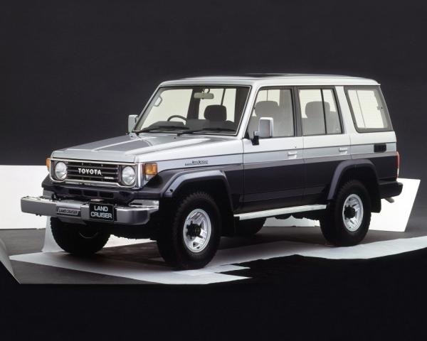 Фото Toyota Land Cruiser 70 Series Внедорожник 5 дв.