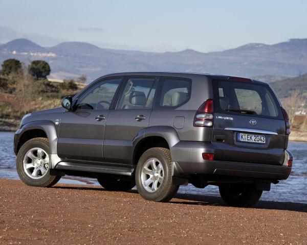 Фото Toyota Land Cruiser Prado 120 Series Рестайлинг Внедорожник 5 дв.