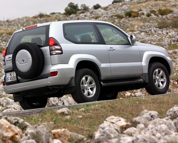 Фото Toyota Land Cruiser Prado 120 Series Рестайлинг Внедорожник 3 дв.