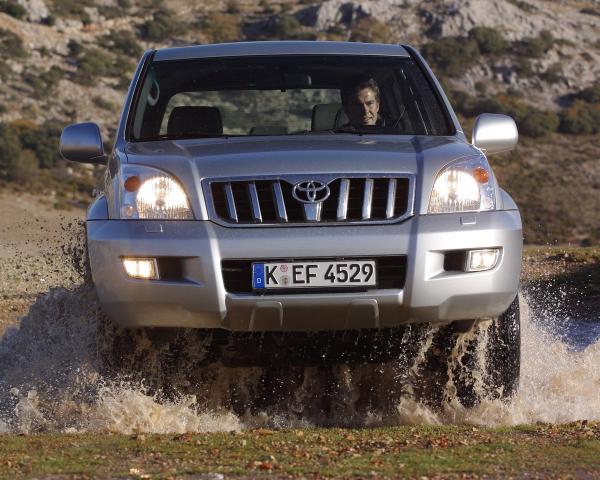 Фото Toyota Land Cruiser Prado 120 Series Рестайлинг Внедорожник 3 дв.