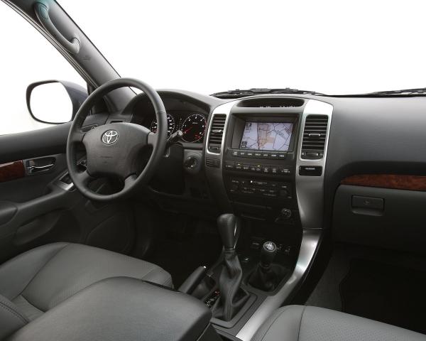 Фото Toyota Land Cruiser Prado 120 Series Рестайлинг Внедорожник 3 дв.