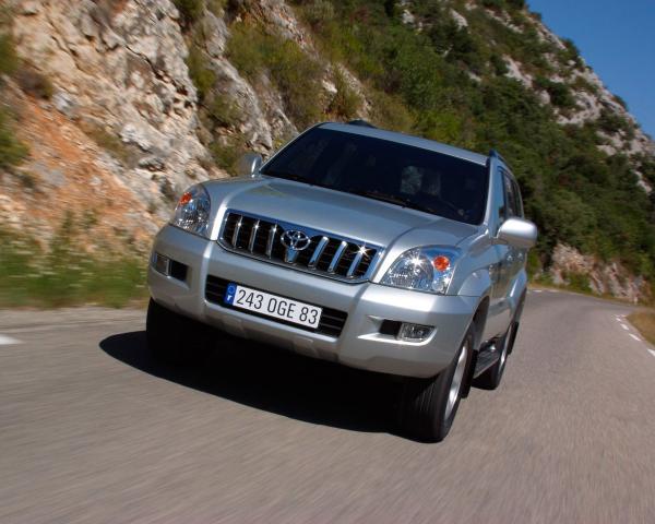 Фото Toyota Land Cruiser Prado 120 Series Внедорожник 5 дв.