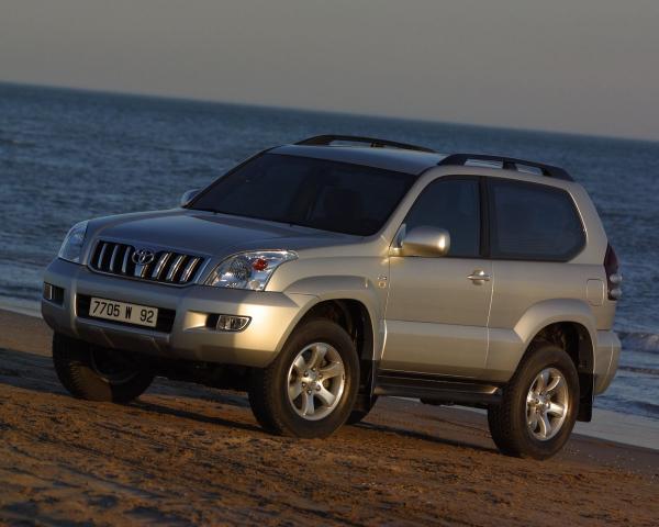 Фото Toyota Land Cruiser Prado 120 Series Внедорожник 3 дв.