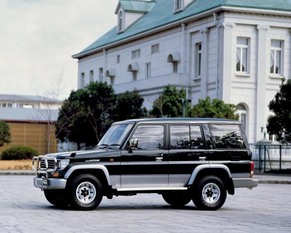 Фото Toyota Land Cruiser Prado 70 Series Внедорожник 5 дв.