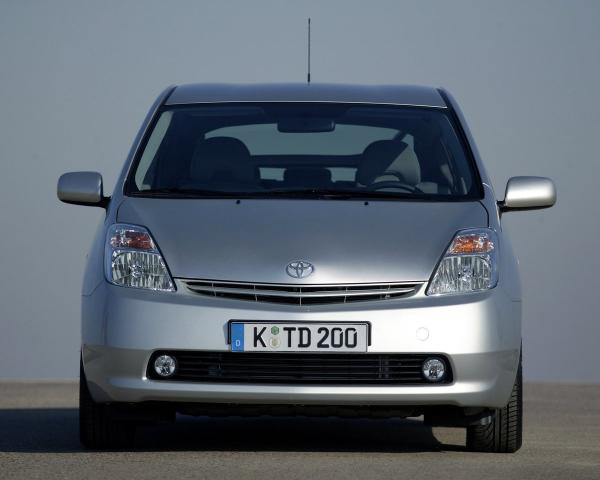 Фото Toyota Prius II (XW20) Хэтчбек 5 дв.