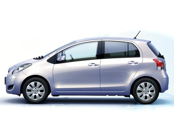 Фото Toyota Vitz II (XP90) Хэтчбек 5 дв.