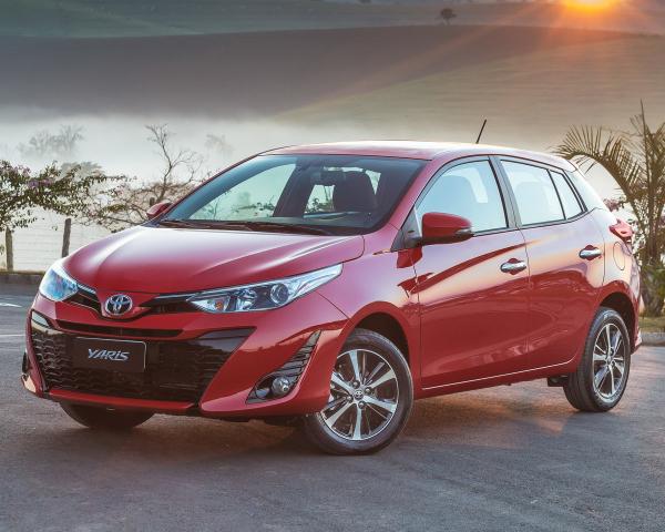 Фото Toyota Yaris XP150 Рестайлинг Хэтчбек 5 дв.