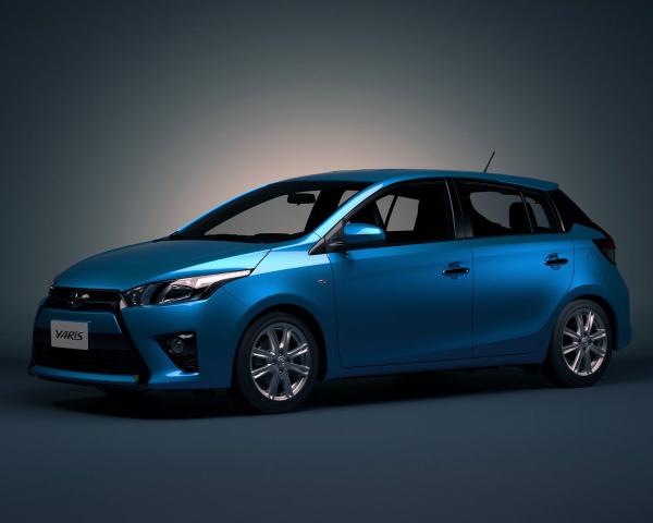 Фото Toyota Yaris XP150 Хэтчбек 5 дв.