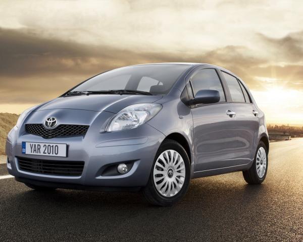 Фото Toyota Yaris II Рестайлинг Хэтчбек 5 дв.