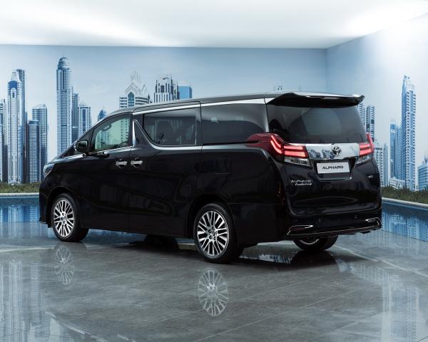 Фото Toyota Alphard III Минивэн