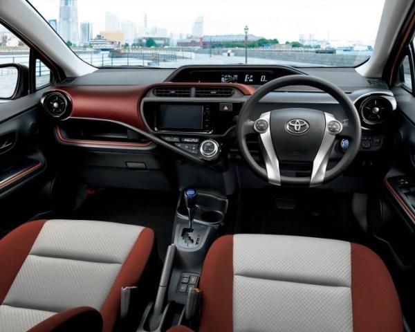 Фото Toyota Aqua I Рестайлинг Хэтчбек 5 дв.