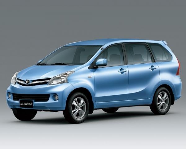 Фото Toyota Avanza II Минивэн